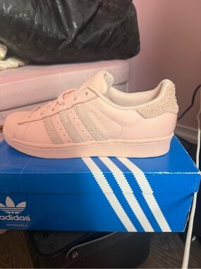 adidas soft pink low-top sneaker